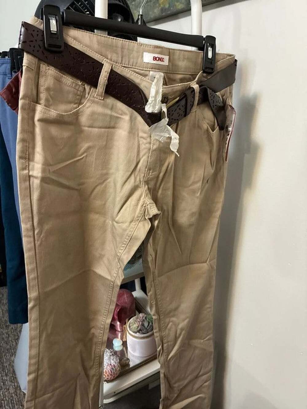 Women’s nwt Bongo khaki pants with brown belt juniors sz 11